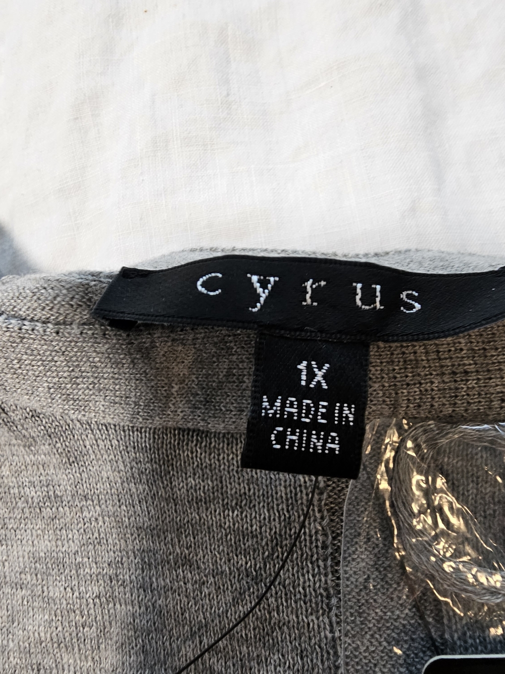Cysus Grey Ribbed Hem Lightweight Sweater Size 1X - Picture 2 of 8